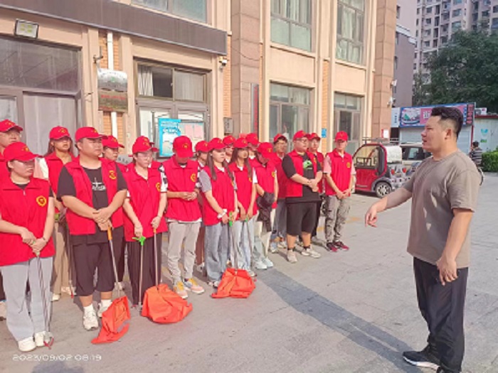 9月2日星空·综合(中国)体育官方网站在凤凰城A区开展志愿服务活动 (4).jpg